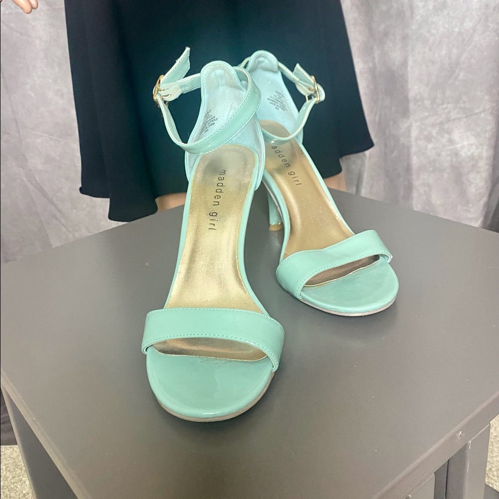 Steve Madden/Madden Girl Mint Darrlin Pump-Heels - Picture 2 of 6